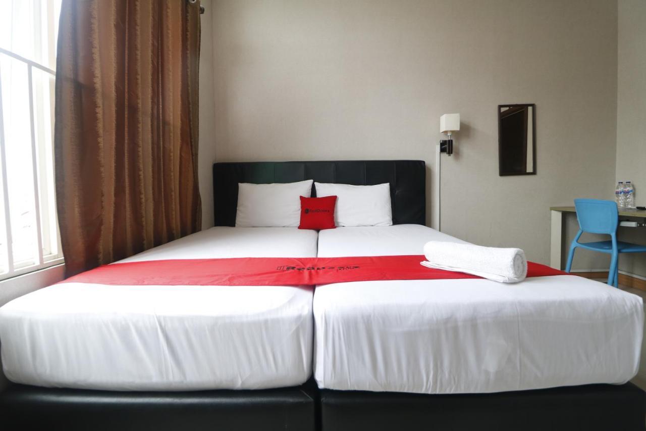 Reddoorz @ Ranotana Manado Hotel Exterior photo