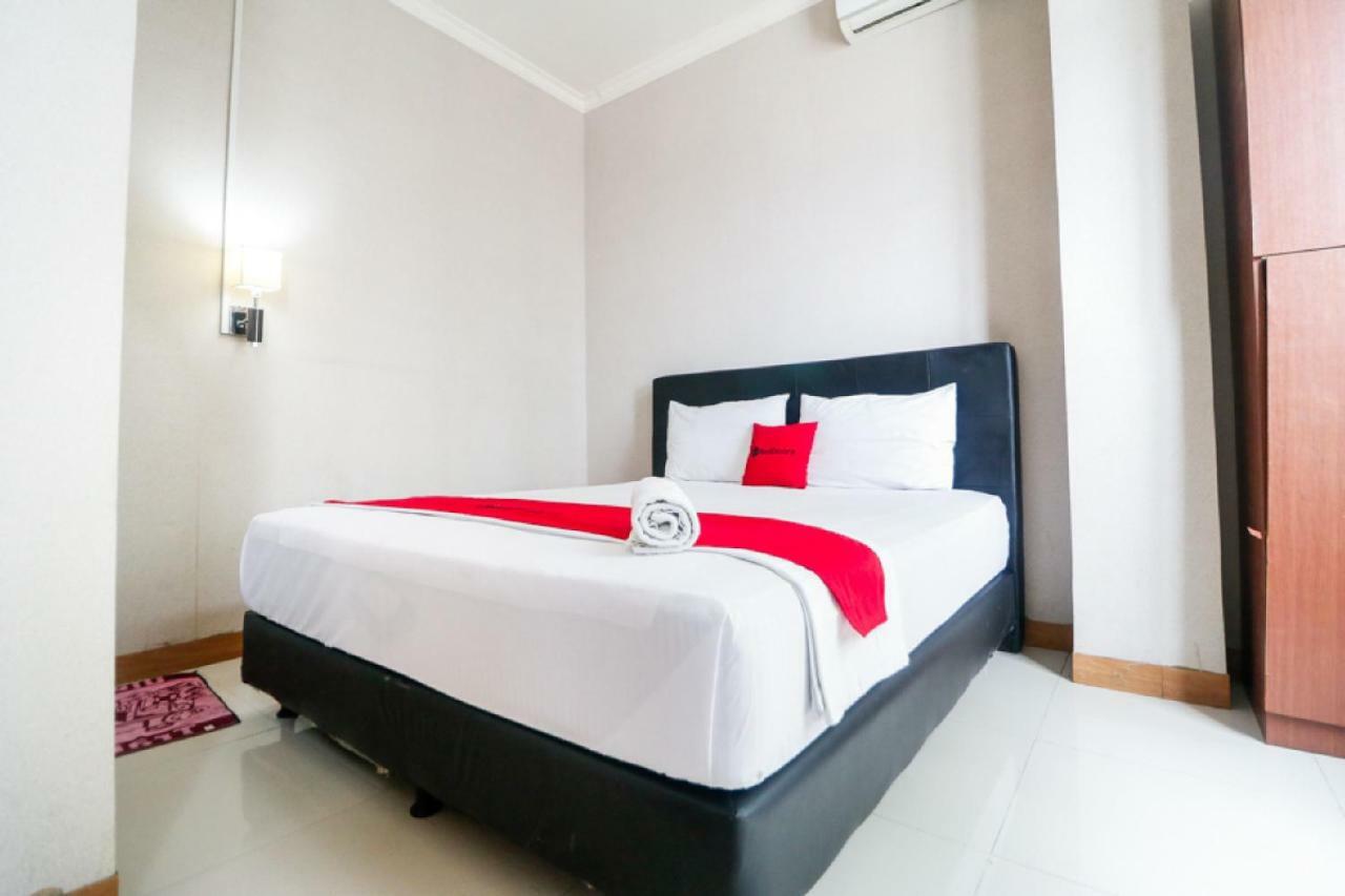 Reddoorz @ Ranotana Manado Hotel Exterior photo